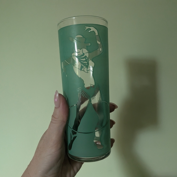 Vintage Cowgirl 1960s Dancing Figure Glass Set - Picture 4 of 13